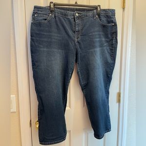 **SOLD** Women’s Jean Capri’s